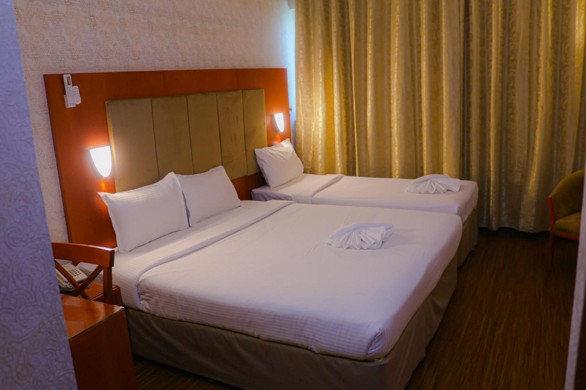 Boonmax Hotel Дубай Екстериор снимка