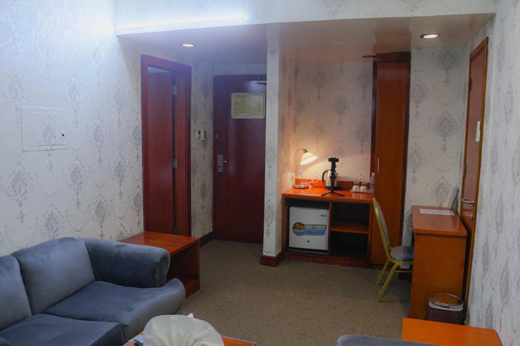 Boonmax Hotel Дубай Екстериор снимка
