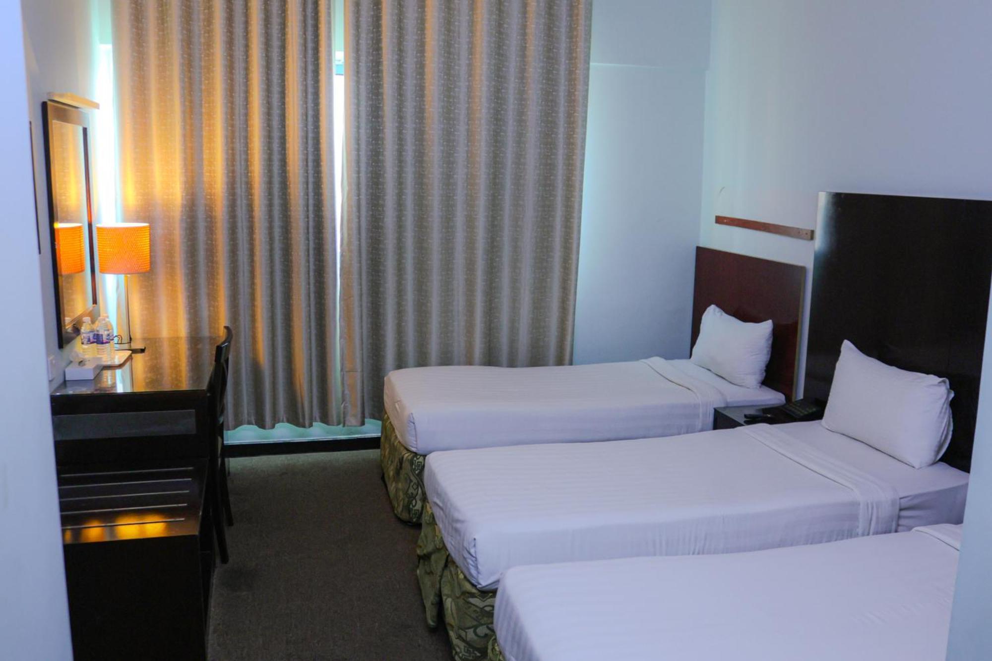 Boonmax Hotel Дубай Екстериор снимка