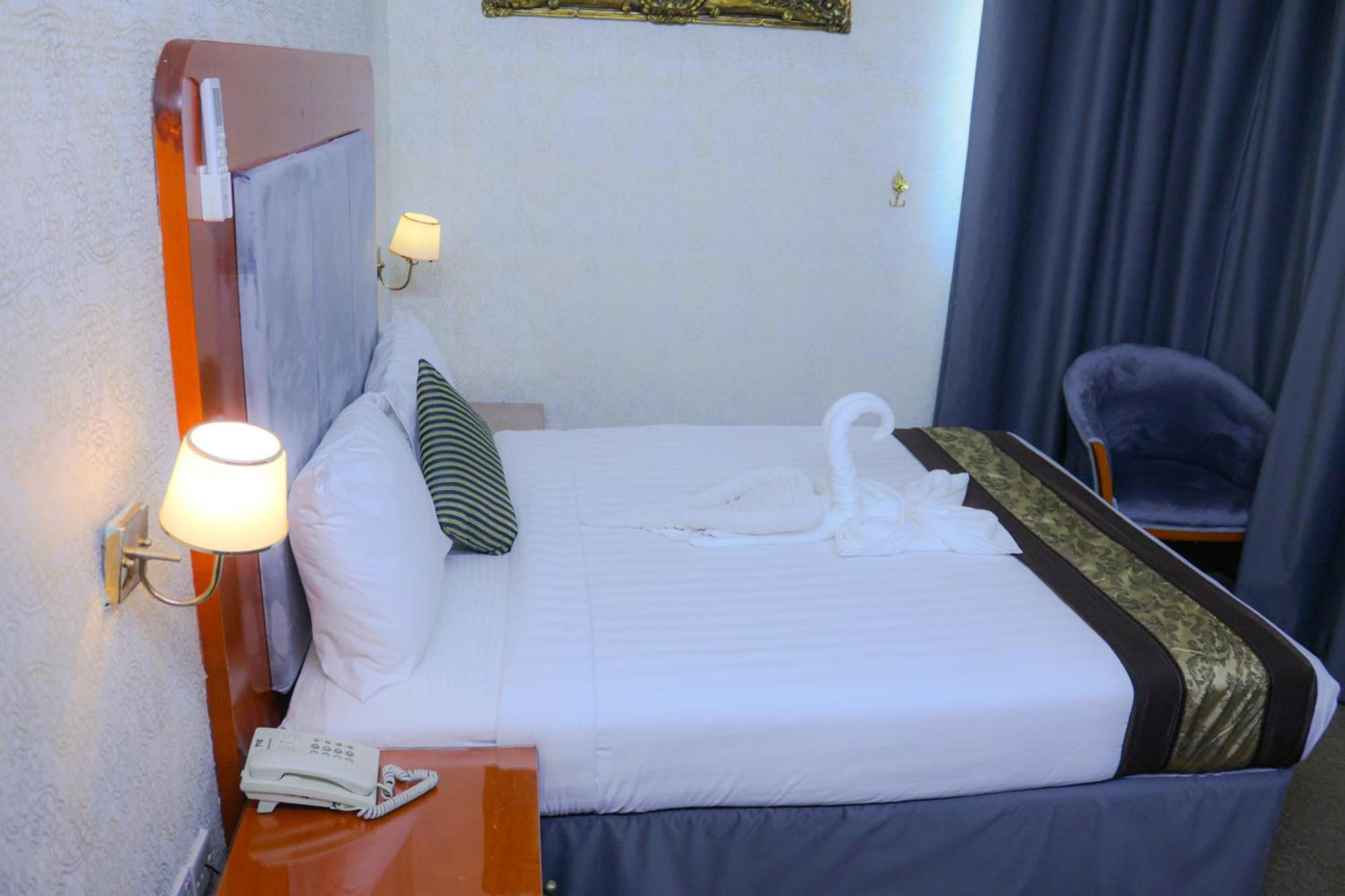 Boonmax Hotel Дубай Екстериор снимка