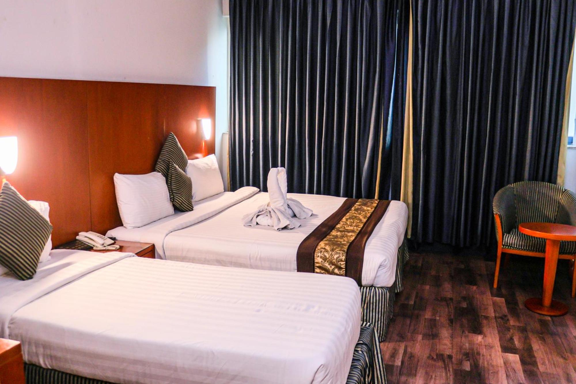 Boonmax Hotel Дубай Екстериор снимка