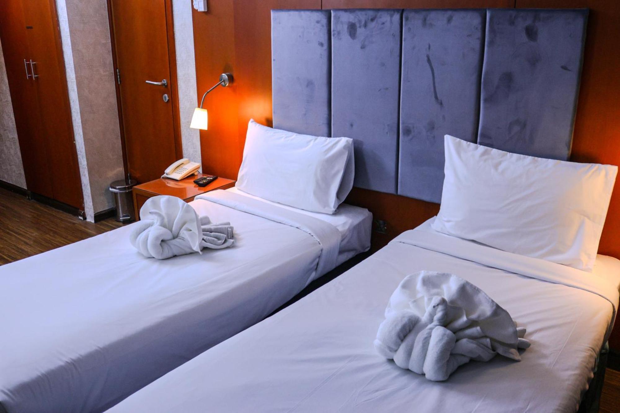 Boonmax Hotel Дубай Екстериор снимка