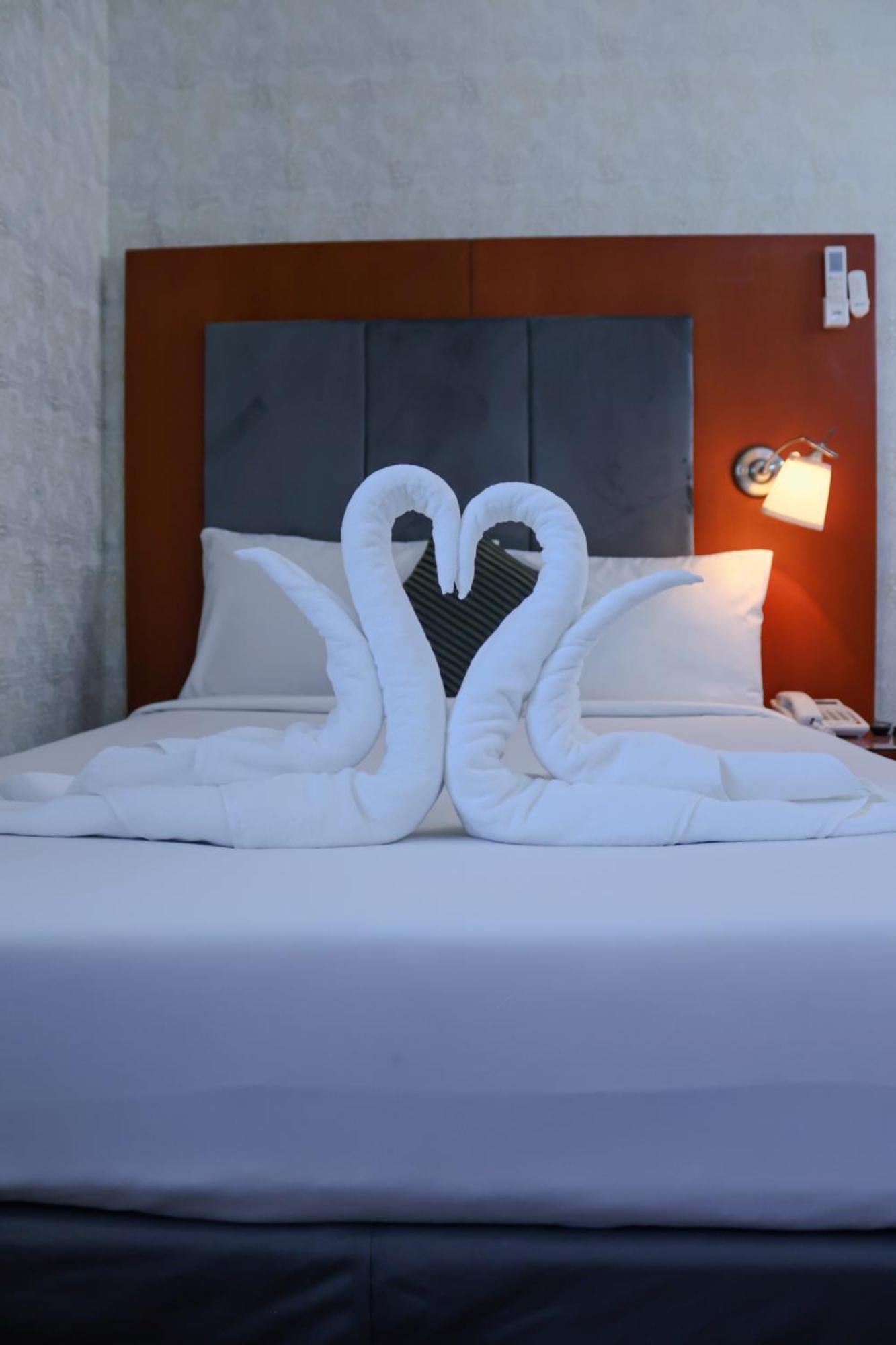 Boonmax Hotel Дубай Екстериор снимка